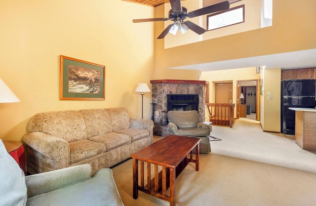 An Adventure Awaits! 3 Pools, Jacuzzi and Sauna, Free Parking