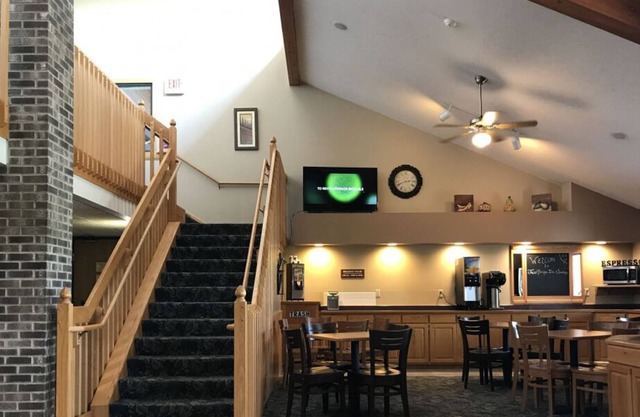 An Adventure Awaits! Free Breakfast & Free Parking, Steps to Marieke Gouda