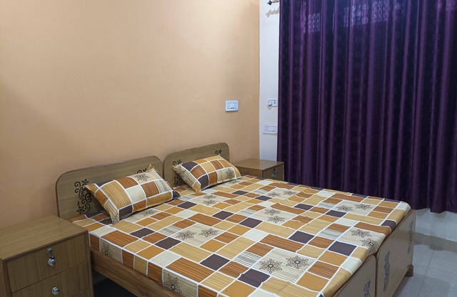 Anant Paying Guest House