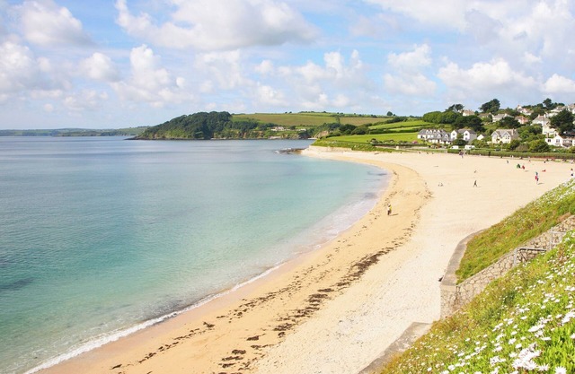 ANCHOR TERRACE, romantic, country holiday cottage in Penryn