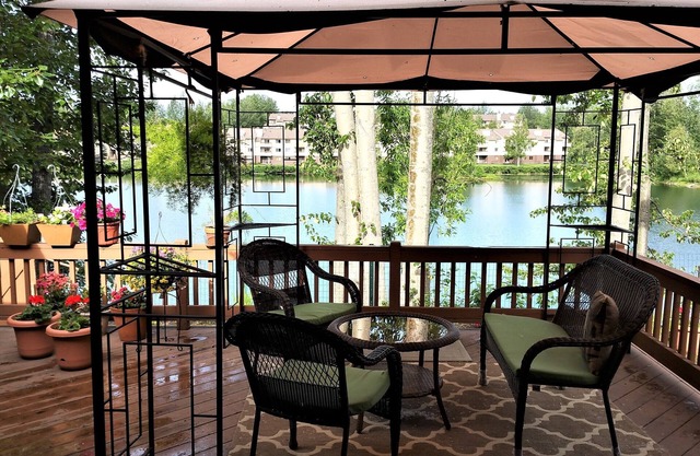 *Anchorage Full Lake View Villa*