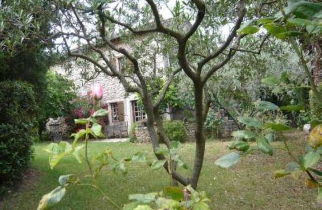 Ancient and charming house with garden near the Ceze river