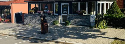Aneton Garni Hotel