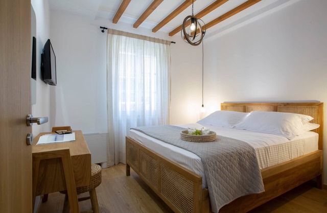 Angestrale Wood-Cosy Apartment in the city center