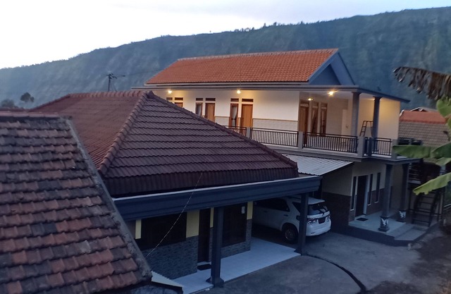Anggun Bromo House