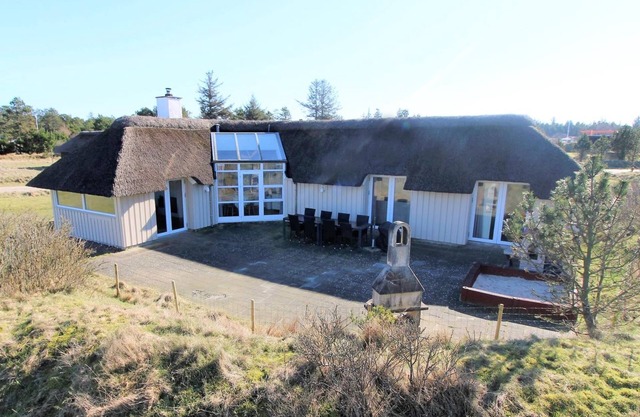 "Annalise" - 1km from the sea by Interhome