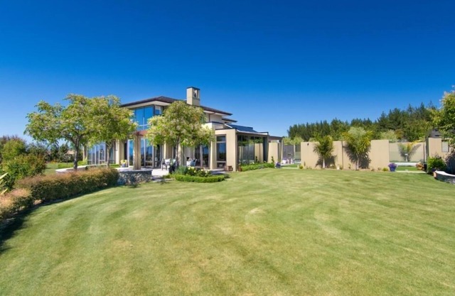 Ansarli Estate - Stunning Architecturally designed Contemporay Home