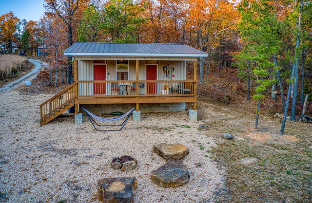 Antenna Pine Cabin - Hikers Paradise, Hikers Paradise with cell phone reception and wifi