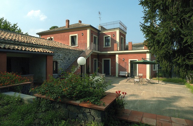 Antica Dimora Benanti - Typical Sicilian Villa