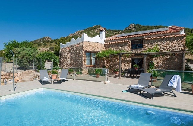 Antigua Casa Rufo Pozo Alcón by Ruralidays