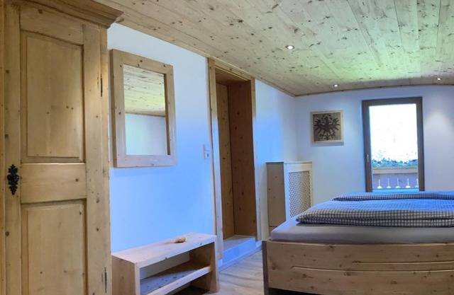 "Antikholz" apartment with balcony - Öfnerhof