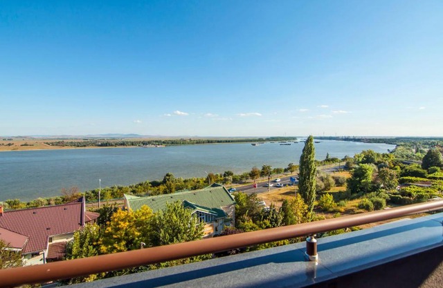 Ap. 22 F Linda Residence