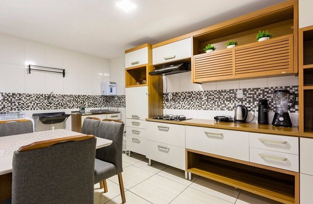 Ap Com Suite ,wi-fi 500mb , Estacionamento, Elevador, Cozinha Completa , Jr Catito