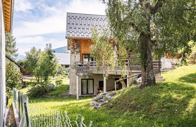 Apartment 'Breizh Chalet - 14 Personnes' with Mountain View, Private Terrace and Wi-Fi