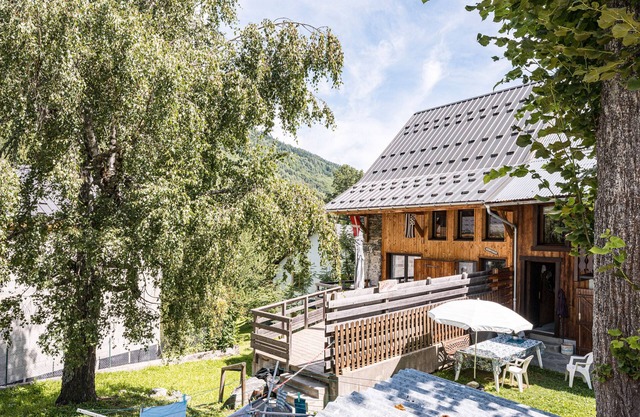Apartment 'Breizh Chalet - 6 Personnes' with Mountain View, Private Garden and Wi-Fi