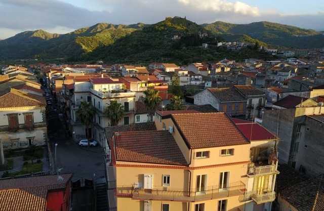 Apartment 5 min. from the Alcantara Gorges and a few km from romantic Taormina