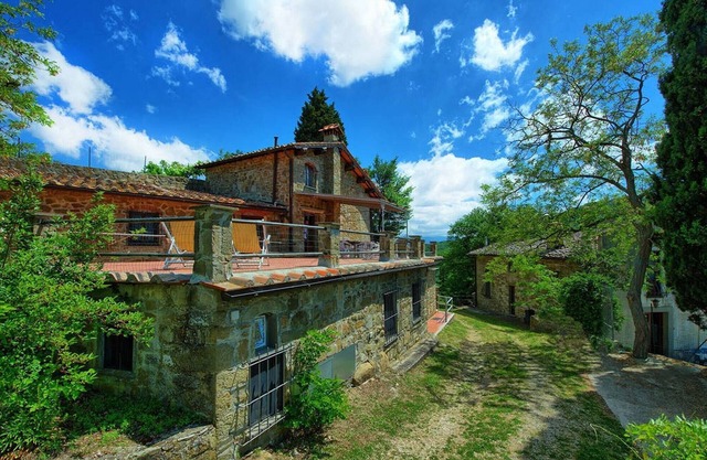Aparment in a Chianti Villa, pool, terrace with Wi-Fi, barbecue, quiet,sleep 4