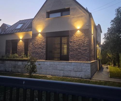 Apartament langa Cluj Arena cu 2 camere, bucatarie, baie si camara