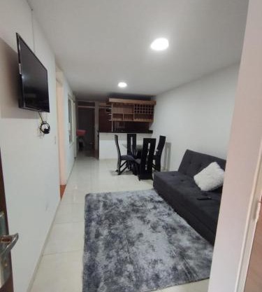 Apartamento amoblado y piscina fuera del alojamiento