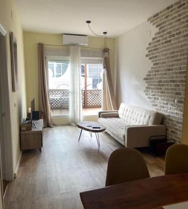 Apartamento céntrico con terraza y parking