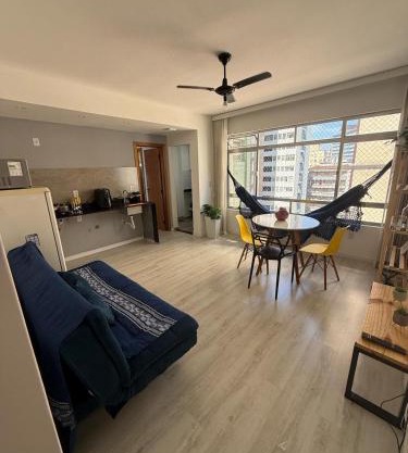 Apartamento confortável José menino com estacionamento