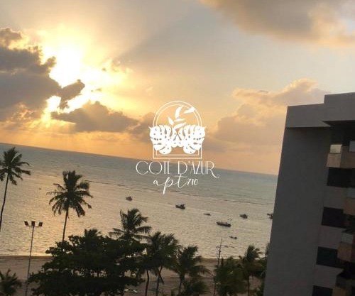 Apartamento Cotê D'Azur à beira-mar.