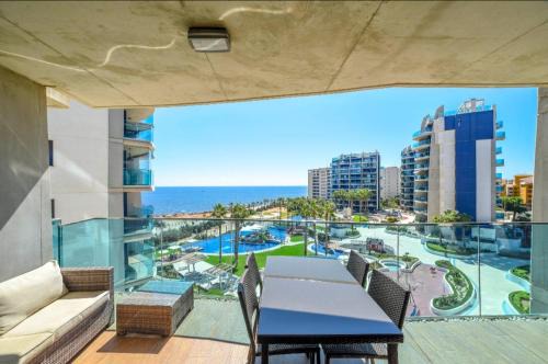 Apartamento Dos Amigos, Sea Senses , sea view and 3 swimming pools, one heated , parking space