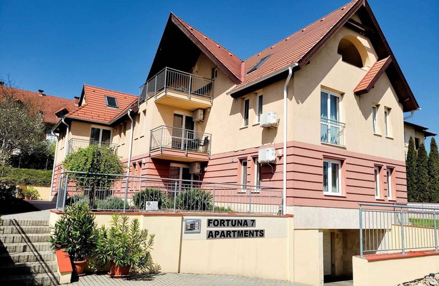 Apartement with indoor swimming pool and sauna