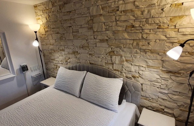 Aparthotel 3 , Cosy House Studio ' & Parking