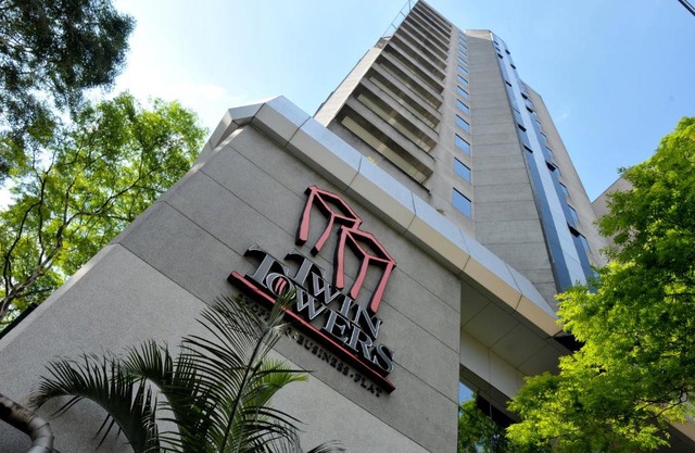 Aparthotel Twin Towers