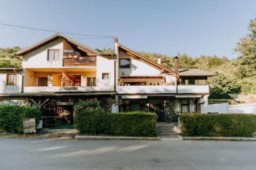 Apartmani & Rafting Boračko jezero