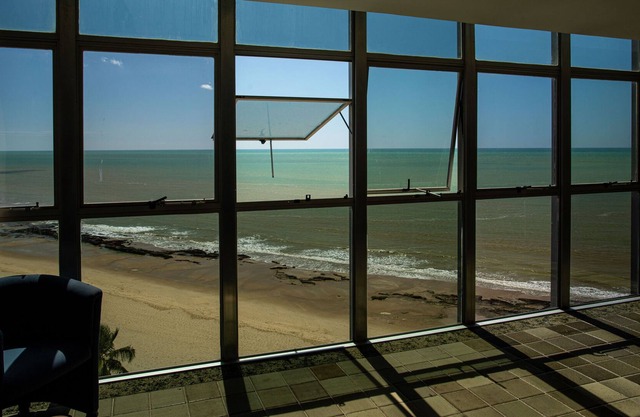 Apartment by the sea