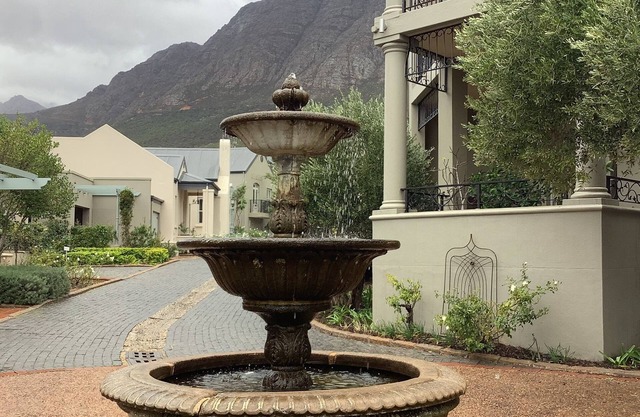 Apartment Franschhoek, 2 BedroomsnPool, Spa, restaurantnStunning security estate