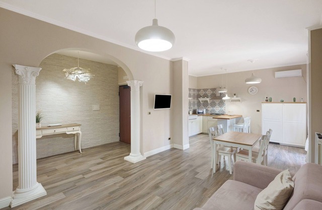 Apartment 'Sunset' with Wi-Fi and Air Conditioning