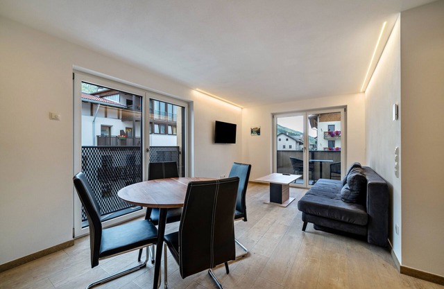 Apartment "Lamm 2" with Mountain View, Balcony & Wi-Fi