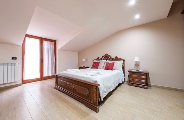 Apartment 'Alkantara' with Private Terrace, Balcony and Air Conditioning