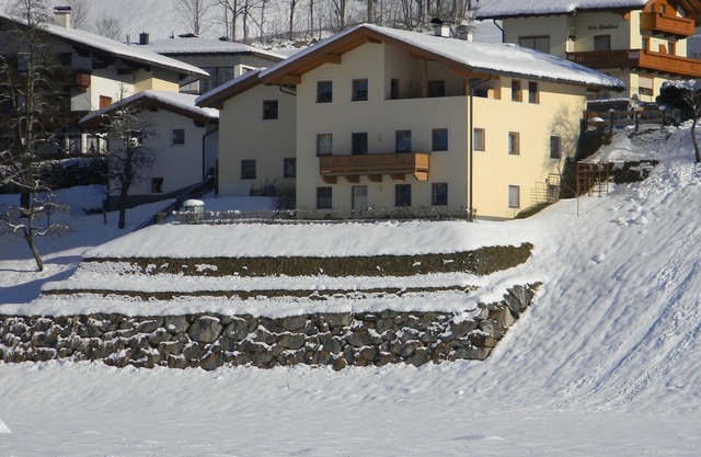 Apartment, 100 m from the ski bus stop, families welcome