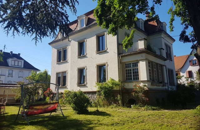 Apartment 100 m² in a mansion