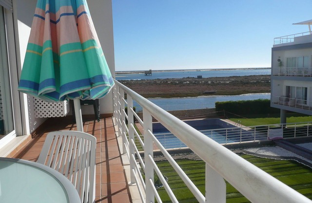 Apartment 100m² seaside view private parking, swimming pool. To reserve
