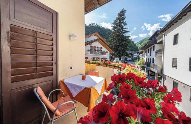 Apartment "1SZ Graf Kreuzwegerhof Nals" with Pool, Wi-Fi, Balcony & Garden