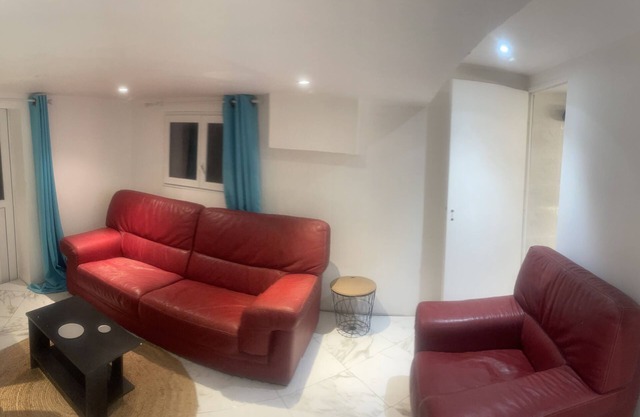 Apartment 2 rooms (Living room, bedroom, kitchen, shower Wc) 3km Massy TGV, RER-B