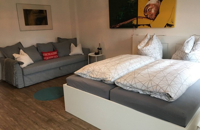 Apartment '2 - Unterm Blauregen' with Private Terrace and Wi-Fi