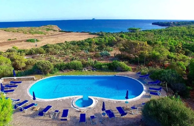 Apartment 4+2 people sea view, swimming pool 200 meters from the beach