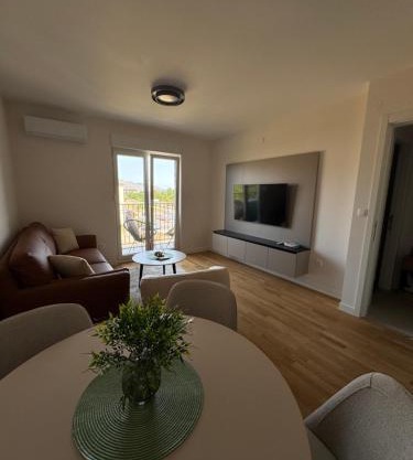 Apartment 43 with Garage