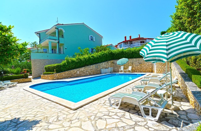 Apartment 624/1489 (Istria - Pula), 2500m from the beach