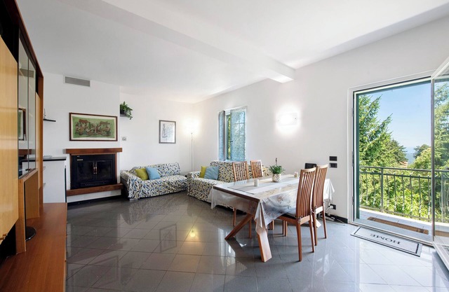 Apartment 'Ai Campi' with Private Garden, Balcony and Wi-Fi