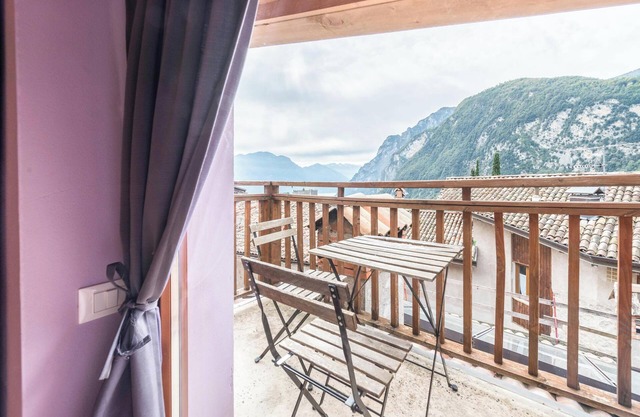 Apartment Agriturismo "Al Gallo Nero Lilla" near Lake Garda with Garden & Wi-Fi