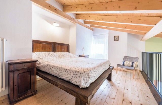 Apartment Agriturismo "Al Gallo Nero Verde" near Lake Garda with Mountain View & Terrace