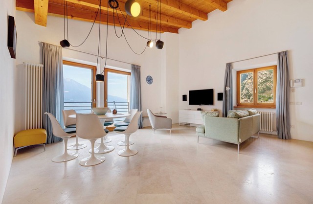 Apartment 'Antea' with Lake View, Wi-Fi and Air Conditioning