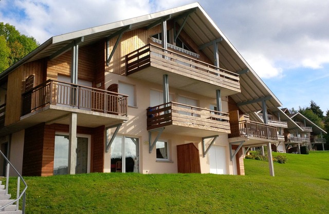 Apartment any comfort, 2 rooms in chalet close town center and tracks.